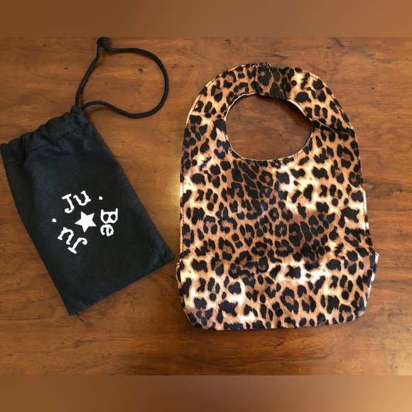NEW JuJuBe Be Neat bib Queen of the Jungle leopard discontinued print and style - Picture 2 of 4